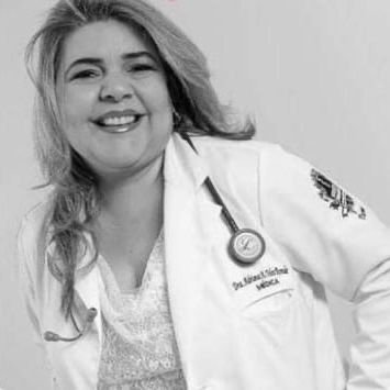 Dra. Adriana Resende