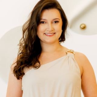 Dra. Lettícia Neves