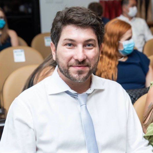 Dr. Eduardo Bassani