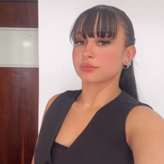 Dra. Anna Júlia Lopes