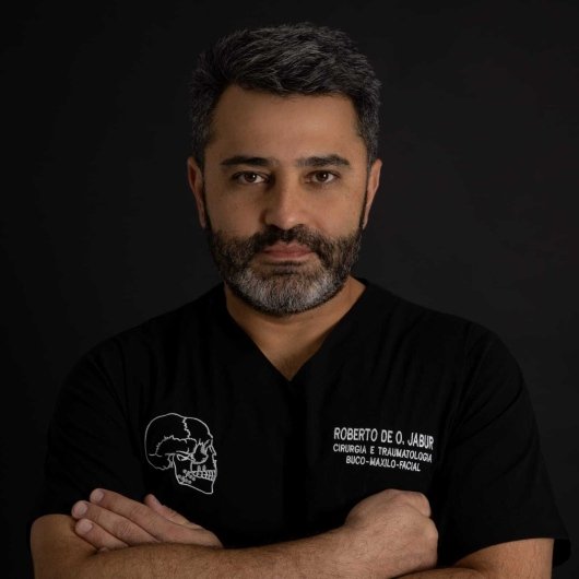 Dr. Roberto Jabur