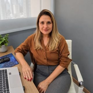 Dra. Paula Hosti
