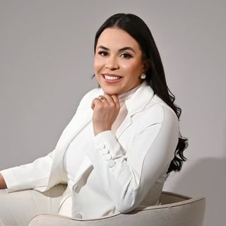 Dra. Sabrina Veloso Rodrigues