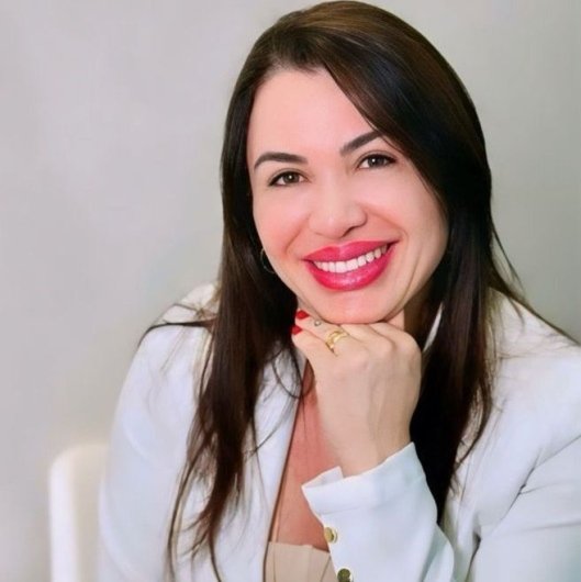 Dra. Geandra Leal