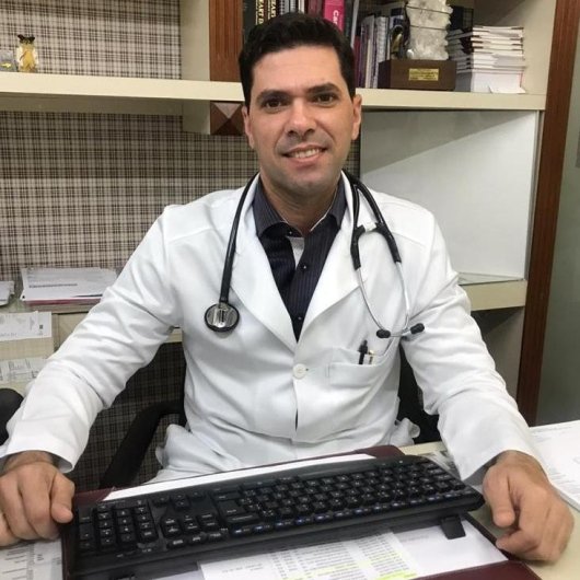 Dr. Mauricio Bicudo