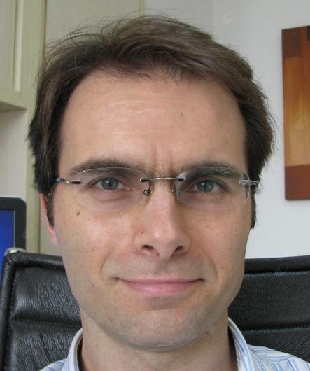 Dr. Oscar Santiago