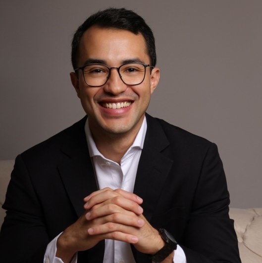 Dr. Fabio Yukio