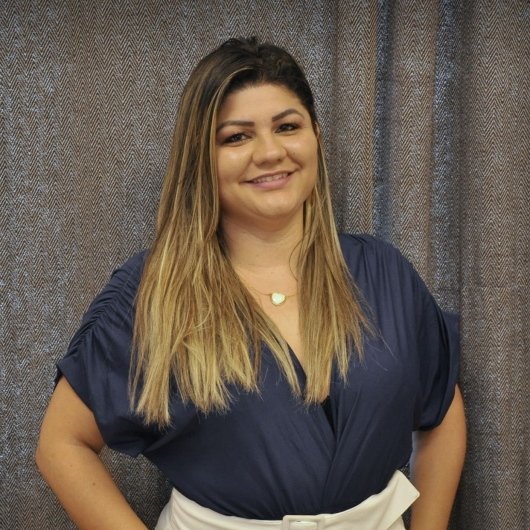Dra. Viviane Menezes
