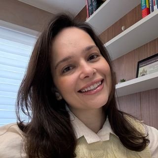 Dra. Uilliane Pietro de Oliveira