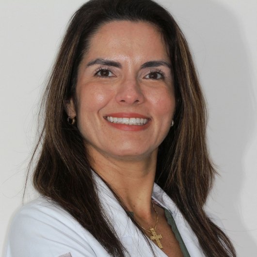 Dra. Adriana Fernandes