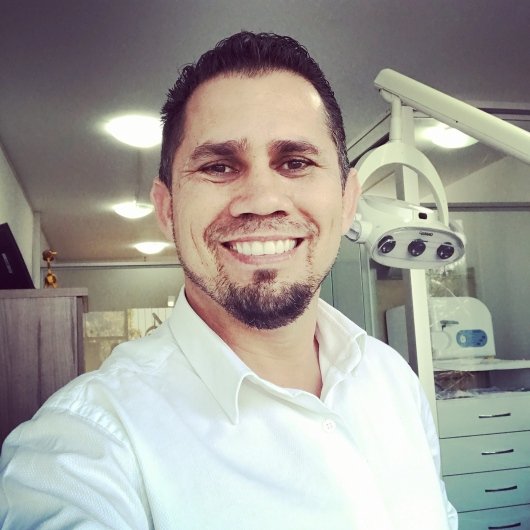 Dr. Clovis Chaves