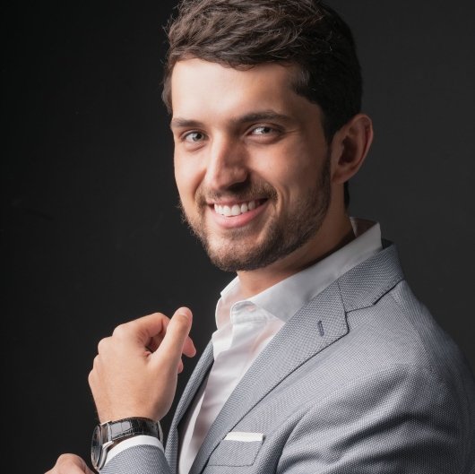 Prof. Renato Faria Lobo