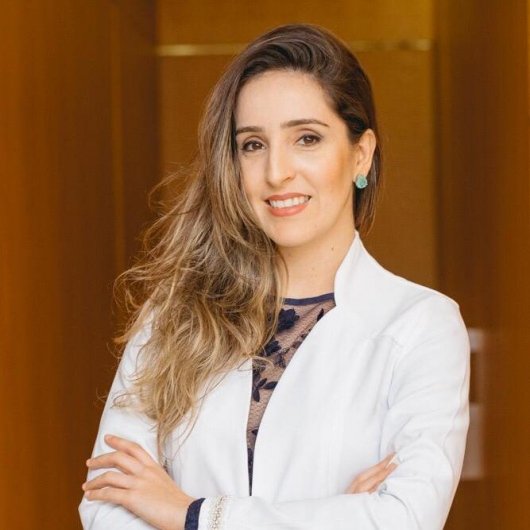Dra. Nicole Perim