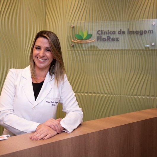 Dra. Juliana Paulos de Rezende