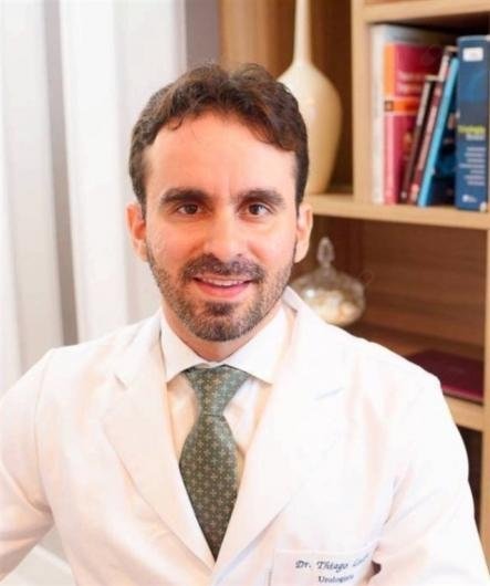 Dr. Thiago Lessa