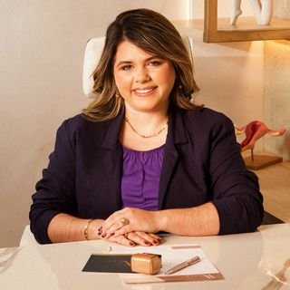 Dra. Camila Leite