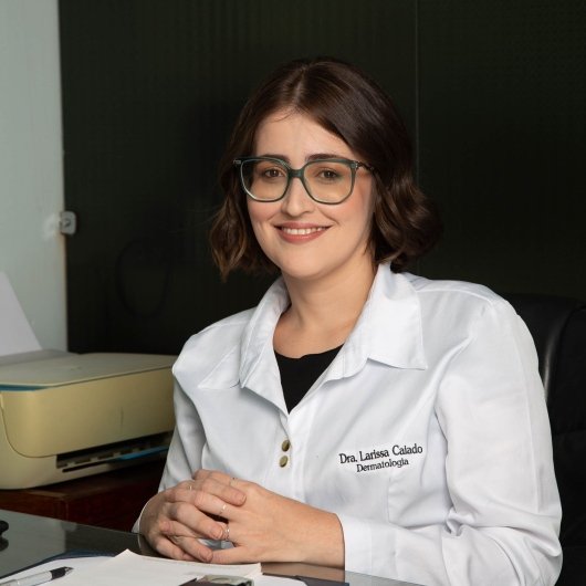Dra. Larissa Caiado