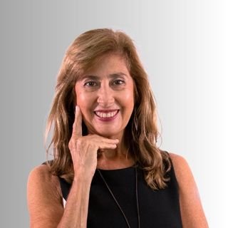 Dra. Carla Queiroz