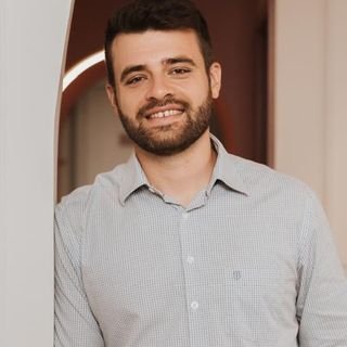 Dr. Lucas Vitorio Schmitz de Carvalho