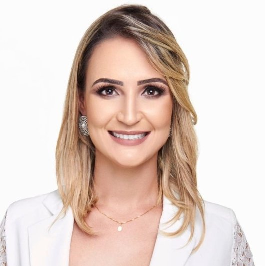Dra. Viviane Alves de Oliveira