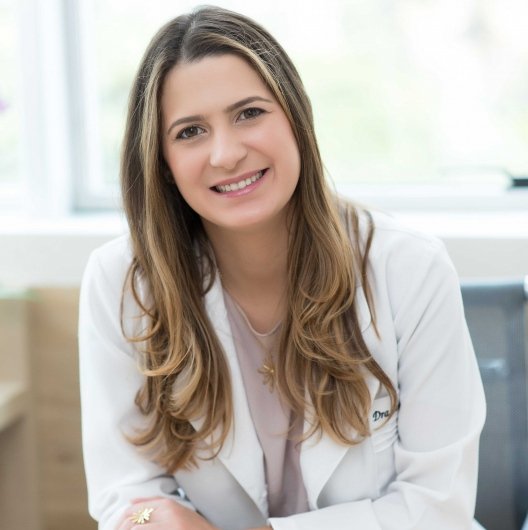 Dra. Camila Calegari