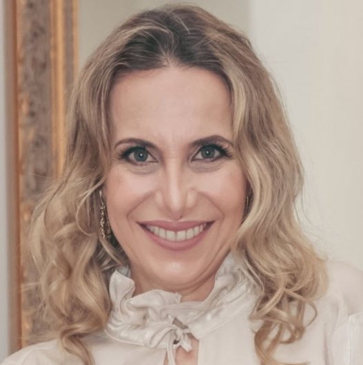 Dra. Eryca Peres