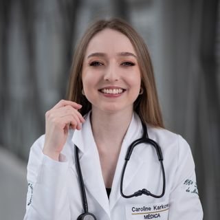 Dra. Caroline Karkow