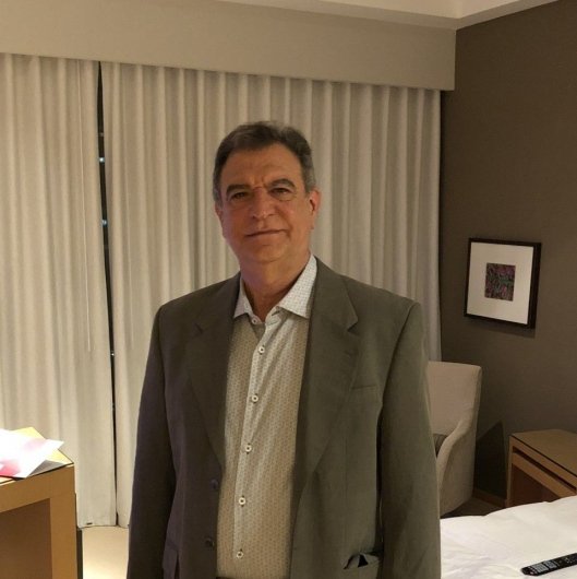 Dr. Carlos Gantois