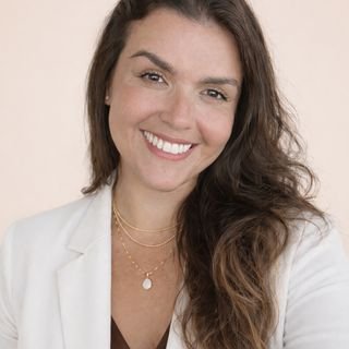 Dra. Vivian Gama