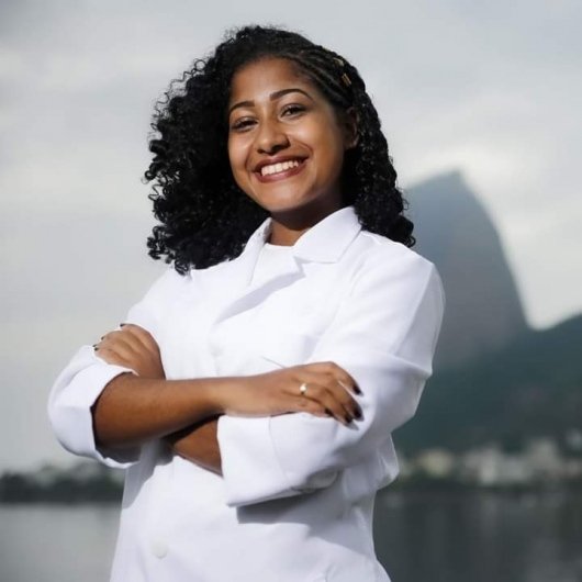 Prof. Caroline Gomes
