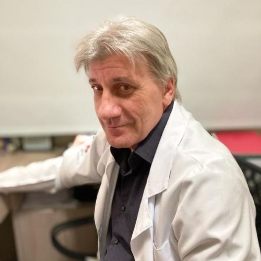 Dr. Ricardo Carneluti