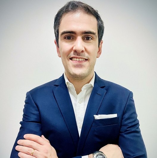 Dr. Mateus Belisário Schettino