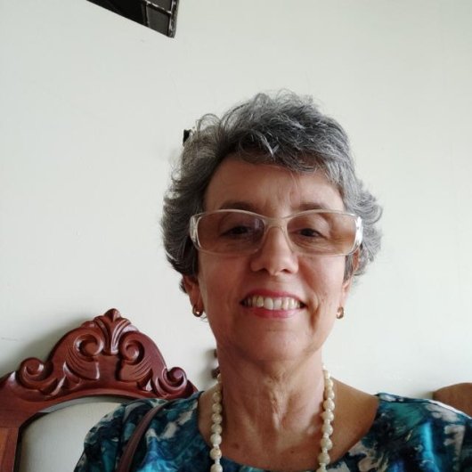 Dra. Maria Aparecida "Cidinha" Sanches Cruz Bueno
