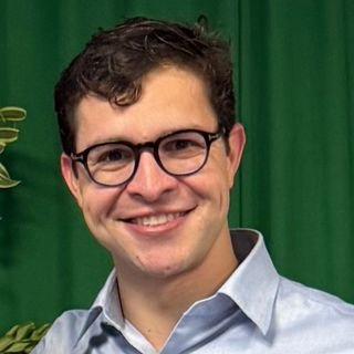 Dr. Lucas Correia Dias