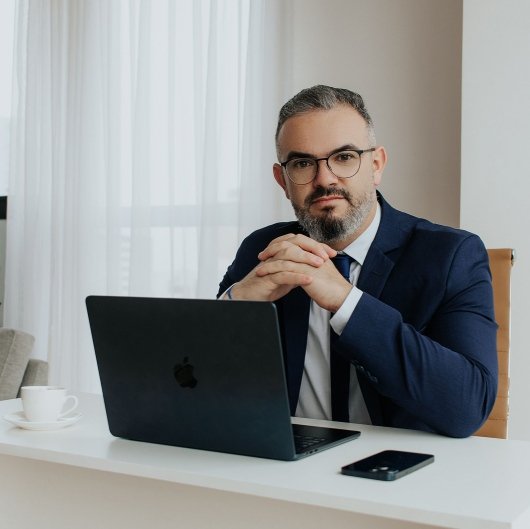 Dr. Rodolfo Izac