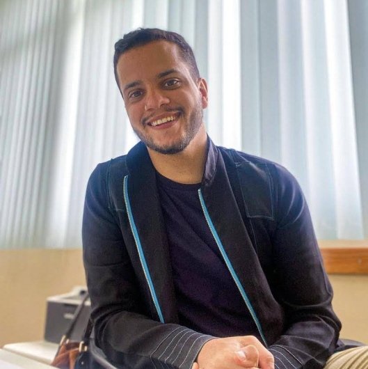 Dr. Lucas Pimentel