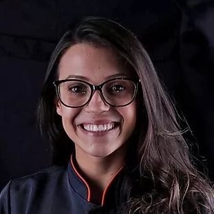 Dra. Thaís Dos Reis Arco