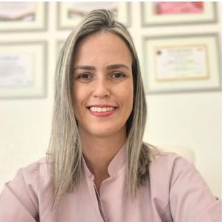 Dra. Hellen Sereia Leme de Oliveira