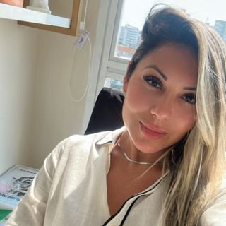 Dra. Caroline Santana Santos