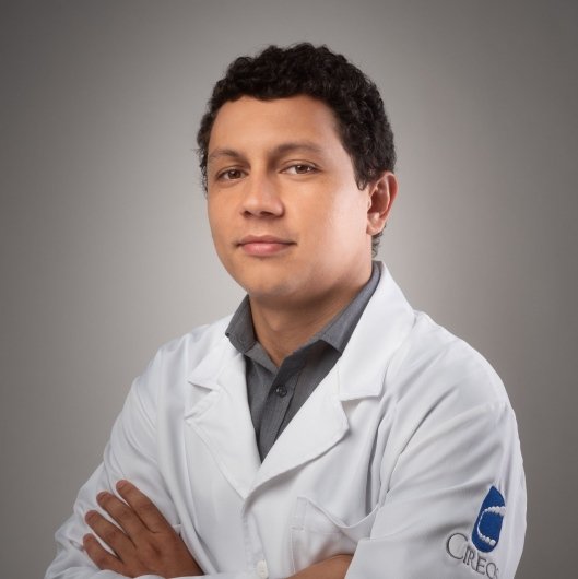 Dr. Mauricio Sampaio Abreu Leite
