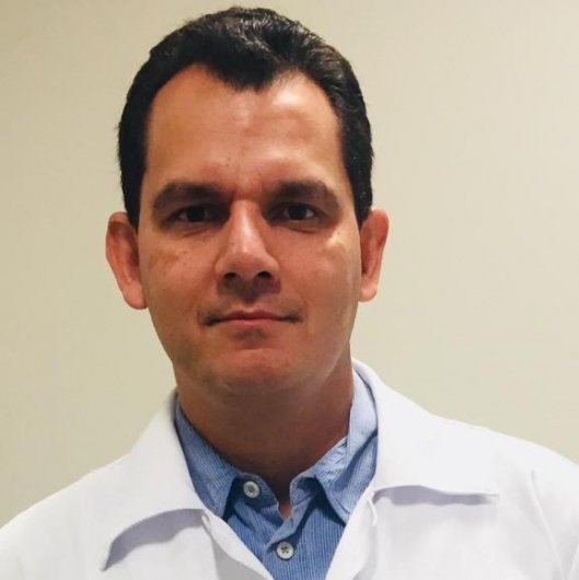 Dr. Adriano Guimarães Ibiapina