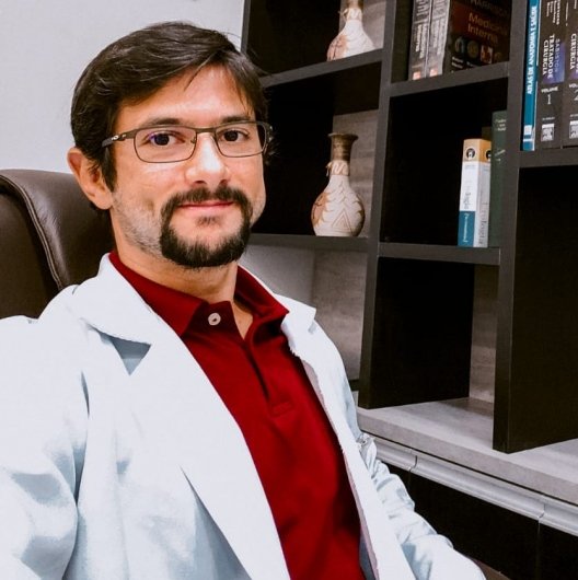 Dr. Augusto Aguiar
