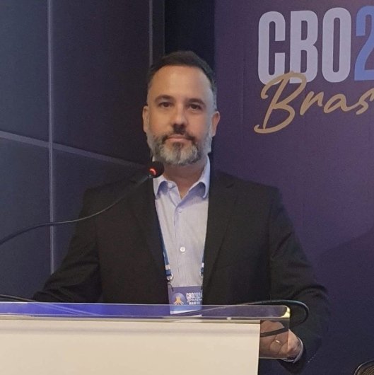 Dr. Marcus Vinicius Souza