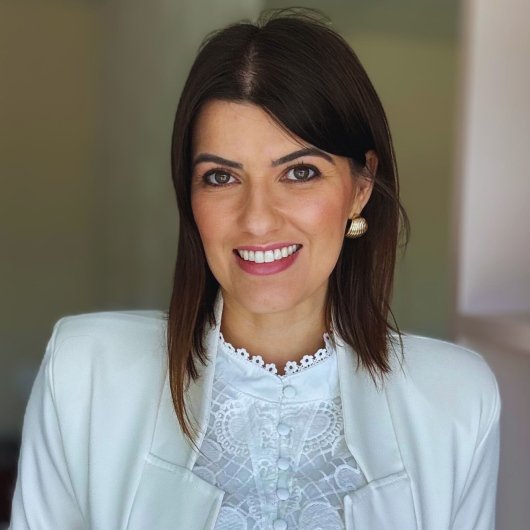 Dra. Samira Menegas