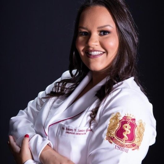 Dra. Kawany Hercilia Santos Gomes