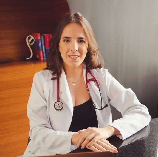 Dra. Paula Mendes Teixeira