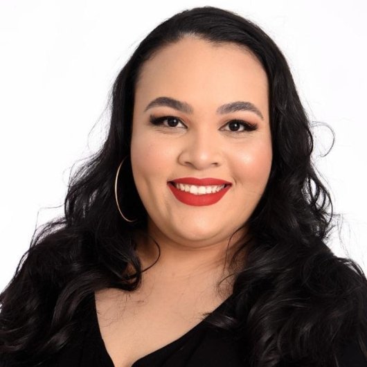 Dra. Larissa Karine