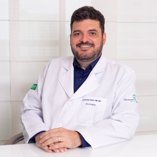 Dr. Everton Castro