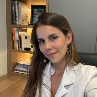 Dra. Tainara Valente