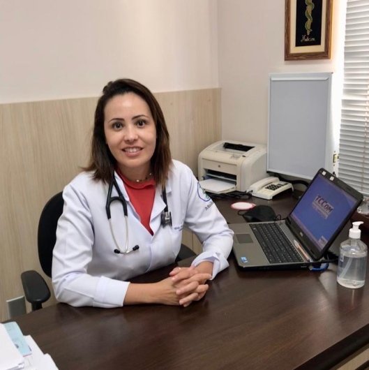 Dra. Adriana Santos de Oliveira